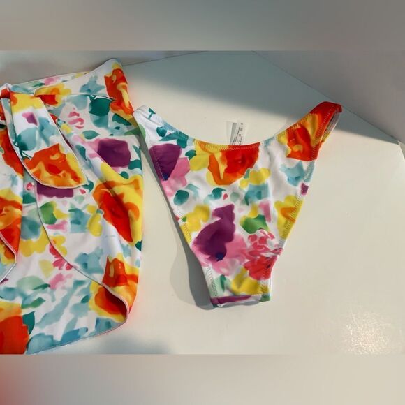 Jimmi Swim Bottoms and Tie Skirt Size Small - Picture 3 of 6